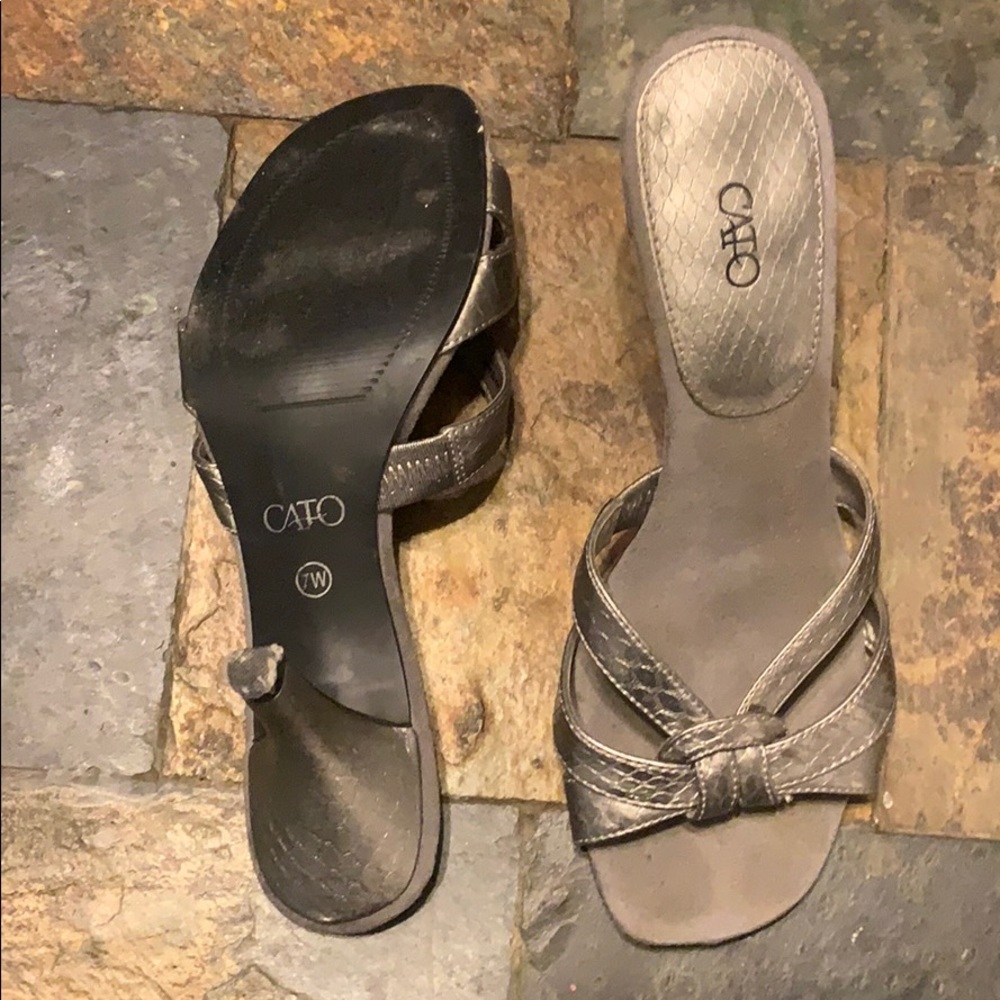 Gray heels - Picture 2 of 2